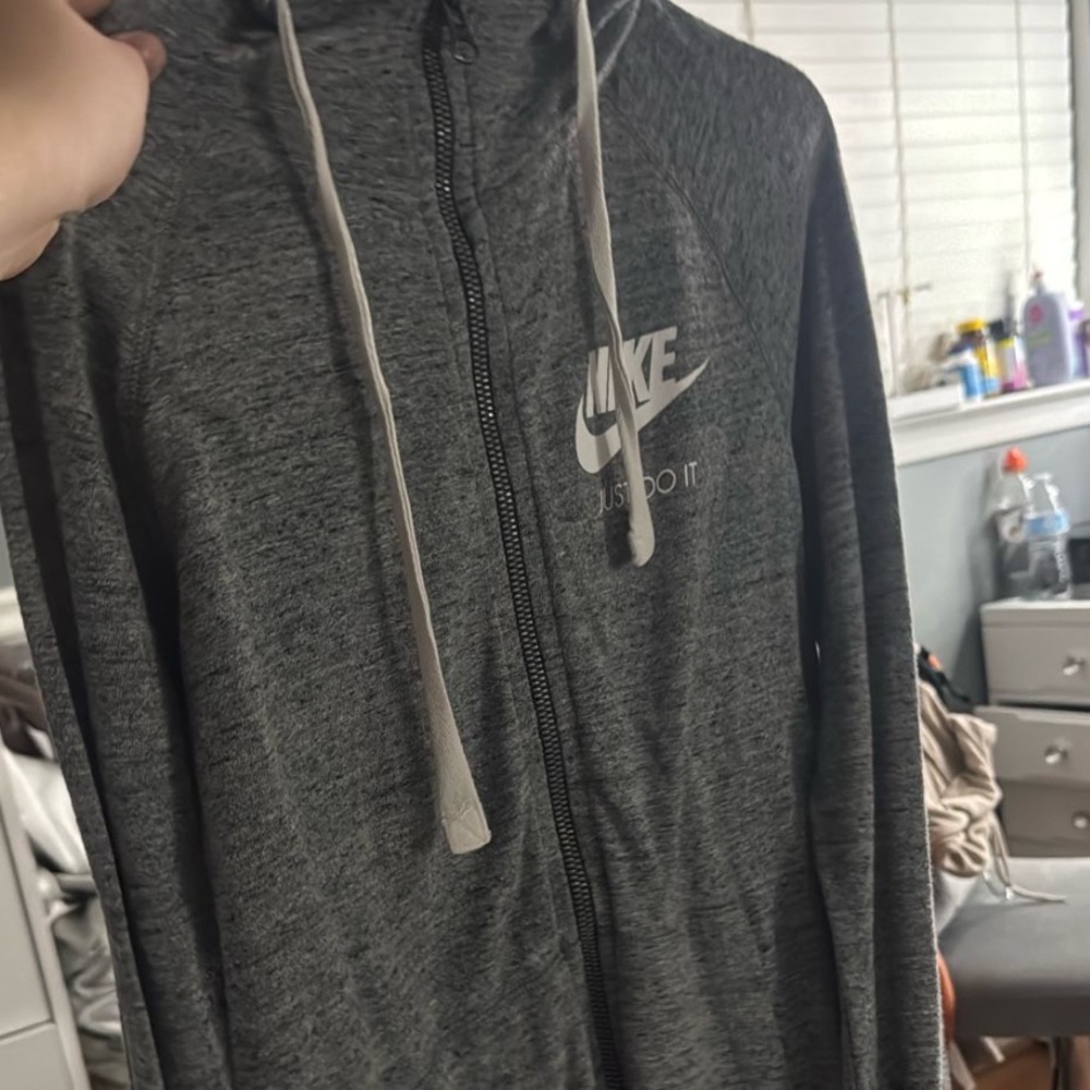Nike Heather Gray Sweatshirt